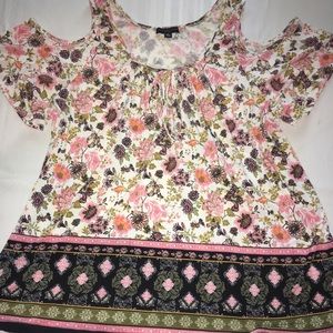 Women’s cap sleeve top